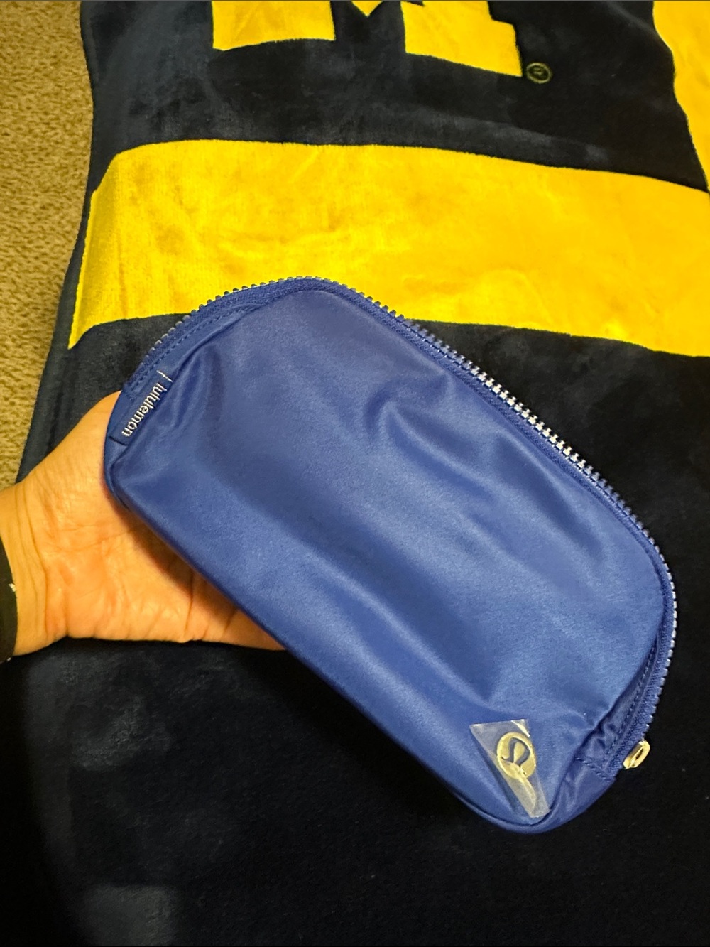 lululemon athletica Women's Cobalt Blue Beltbag - Picture 5 of 5